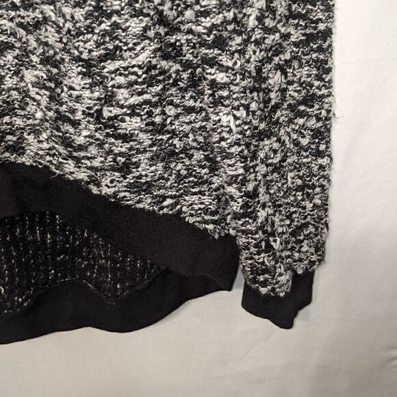LUCKY LOTUS Black & White Boucle Sweater Small - Picture 7 of 8